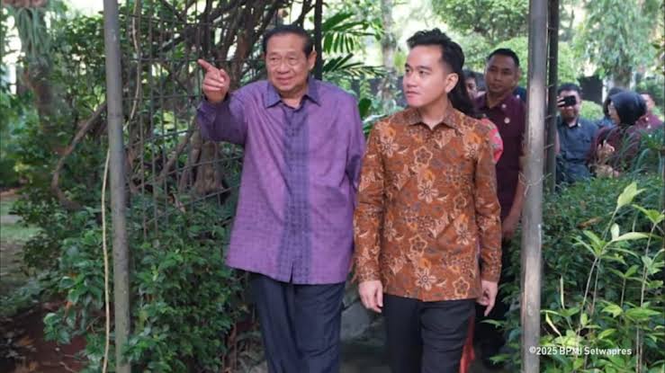 Wapres Gibran Sambangi Kediaman Pribadi SBY di Cikeas, Ada Apa !