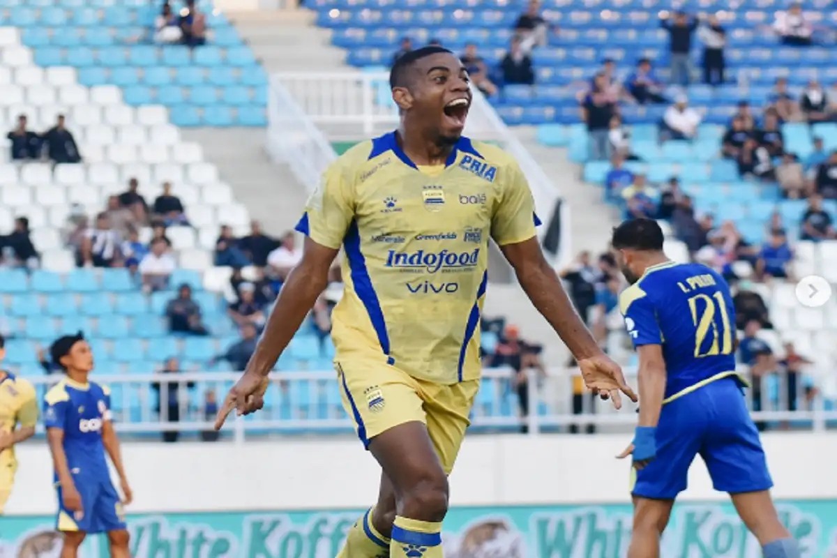 Ngeri, Main dengan 10 Pemain Sejak Menit ke-63, Maung Bandung Tumbangkan Arema 2 - 1 di Kanjuruhan