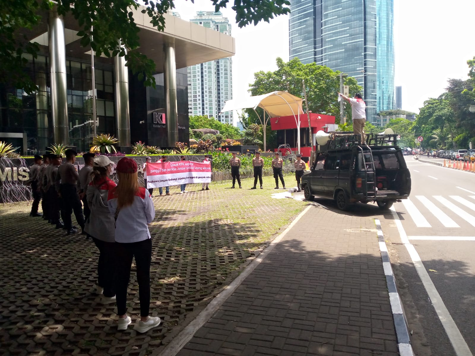 GAMIS Indonesia Desak KPK Periksa Jokowi Terkait Utang Proyek Whoosh Fahri Salim: Jika KPK Diam, Kami Akan Kembali Turun ke Jalan!